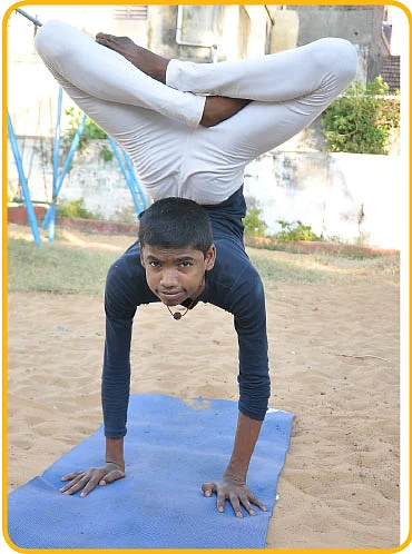 "சாதனைக்காக மட்டும் யோகா செய்யாதீங்க!”