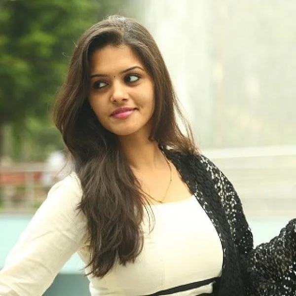 'சவரக்கத்தி’, ‘ஹாஃப் பாயில்’ வெப் சீரிஸில் நடித்த ஸ்வாதிஷ்டாவின் லேட்டஸ்ட் ஸ்டில்ஸ்..!