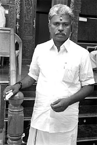 ''அமைச்சர் ஆவதைத் தடுக்கவா நில மோசடி புகார்?''
