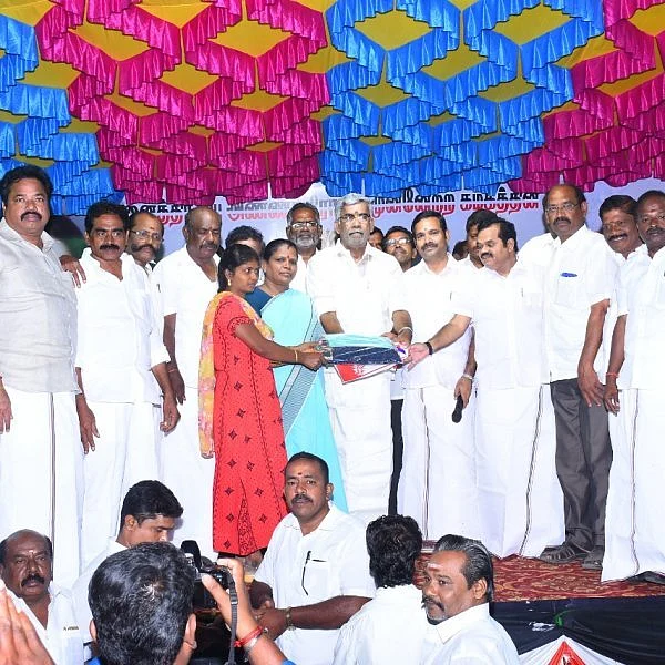 கரைவேட்டி கட்டவில்லை; அ.தி.மு.க ஆண்டுவிழாவில் பட்டு வேட்டி, சட்டையில் கலக்கிய அமைச்சர் நடராஜன்