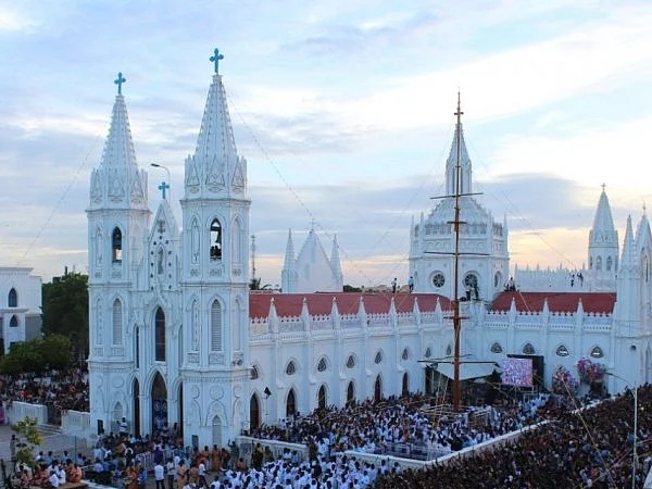 பெரிய தேர் பவனிக்குத் தயாராகும் வேளாங்கண்ணி! - பாதுகாப்பு ஏற்பாடுகள் தீவிரம்