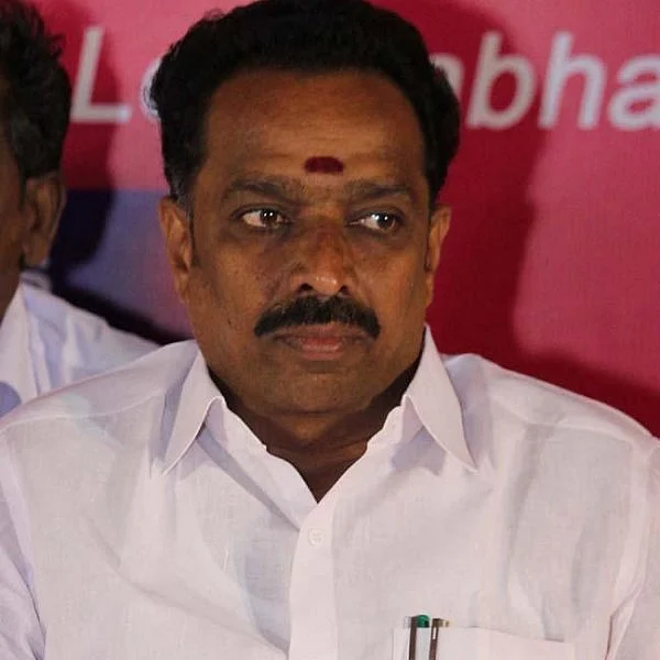 `டி.டி.வி தினகரனின் ஆர்.கே நகர் கதை திருவாரூரில் நடக்காது'- எம்.ஆர்.விஜயபாஸ்கர் காட்டம்!
