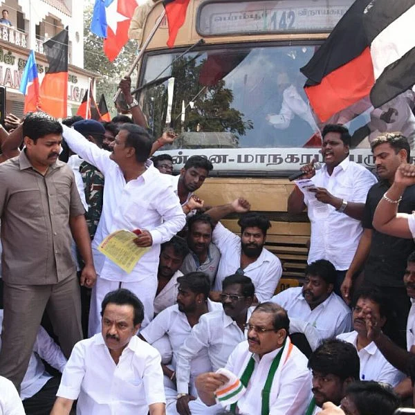 மறியல் செய்த ஸ்டாலின், வைகோ, திருமாவளவன் கைது!