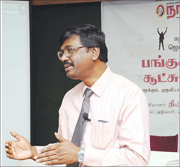 ஈரோட்டில் டெக்னிக்கல் அனாலிசிஸ்... பட்டப்படிப்பை முடித்த மகிழ்ச்சி!
