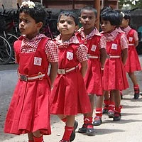 அரசு பள்ளியில் மழலையர் வகுப்பு: தமிழக அரசுக்கு நோட்டீஸ்!