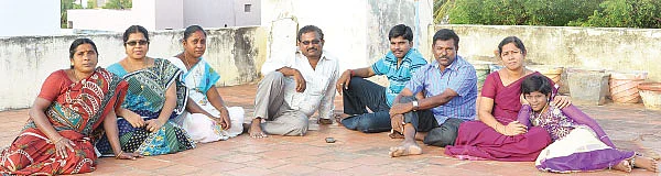 ரத்ததானம்... நெகிழவைக்கும் ஒரு கூட்டுக் குடும்பம்!