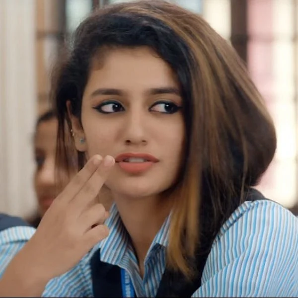 வைரலான பிரியா பிரகாஷ் வாரியரின் 'ஒரு அடார் லவ்' படத்தின் கியூட் டீசர்