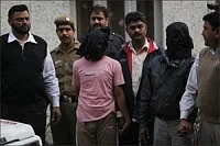 டெல்லி மாணவி வழக்கில் கைதான 2 பேர் அப்ரூவராக விருப்பம்