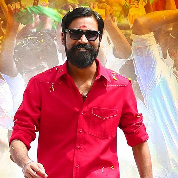 தனுஷ் இயக்கும் அடுத்த படத்தில் ரஜினிக்கு பதில் தேர்வான நடிகர்!