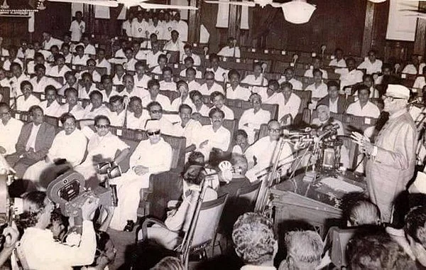 கருணாநிதியின் மேலவை கனவு பலிக்குமா?