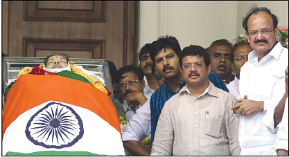 ஜெ. மரண விசாரணை... மோடியை இழுப்பாரா ஓ.பி.எஸ்?
