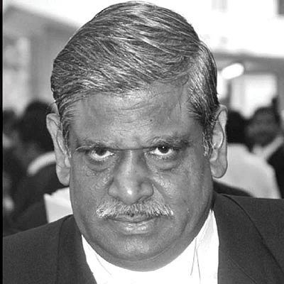 “ஆட்சியைப் பிடிக்க சசி குடும்பம் நடத்திய சதிகள்!”