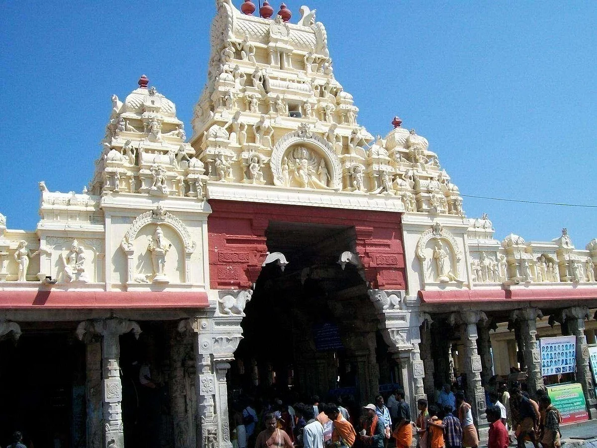 `திருச்செந்தூர் கோயிலில் அபிஷேகக் கட்டணம் உயர்வு!' - பக்தர்கள் அதிர்ச்சி