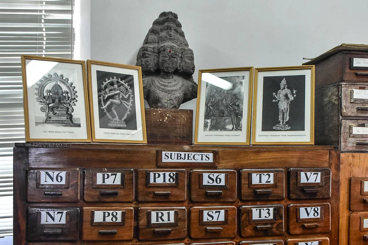 மருந்துக்குழிகள், படுகைகள், சிற்பங்கள்! - தமிழகத்தில் 464 சமணத் தளங்கள்