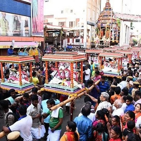 மயிலை கபாலீஸ்வரர் கோயிலில் நாளை தேரோட்டம்! - அலங்காரங்களில் ஜொலிக்கும் மாடவீதிகள்