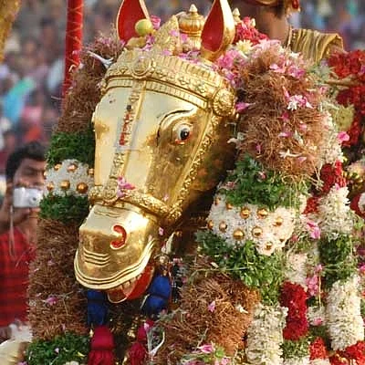 அழகர் ஆற்றில் இறங்குவது ஏன்? 10 நாள் விழாவின் சுவாரஸ்யக் கதை!