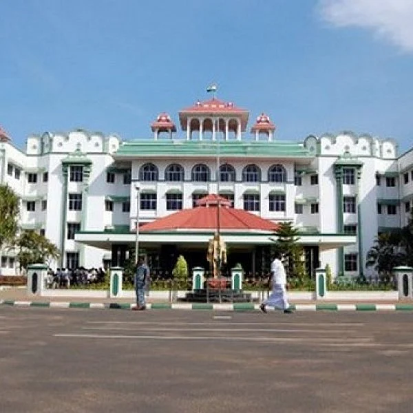 தமிழகத்தில் மலேசிய மணல் விற்பனை! 3 கலெக்டர்களுக்கு உயர் நீதிமன்றம் நோட்டீஸ்
