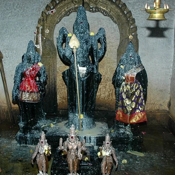 காடு மலை தாண்டி, கடவுளைத் தேடி..! - பரவசப் பயணம் - 4