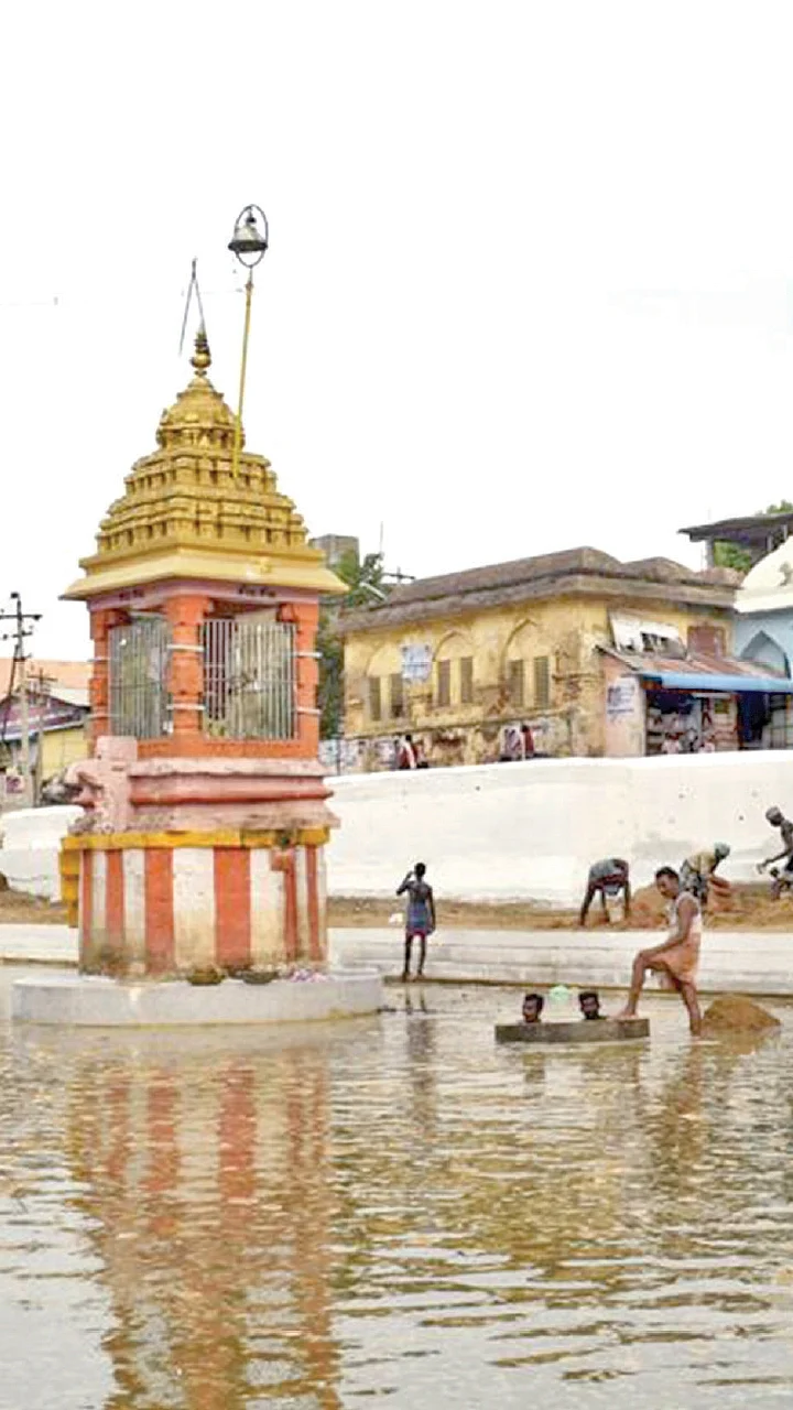 “தண்ணீரே வராத காவிரியில் மஹா புஷ்கரம் எதற்கு?” - எதிர்க்கும் ஆதீனம்