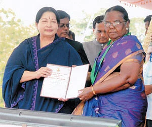 உன் கண்ணில் நீர் வழிந்தால்...