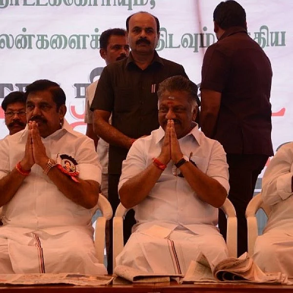 `ஓ.பன்னீர்செல்வம் பத்தியும் புக்கு எழுதிட்டு இருக்கேன்’ - எடப்பாடி பயோகிராபி எழுதியிருக்கும் மானோஸ்