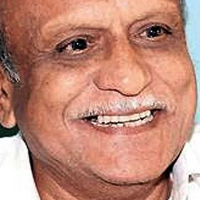 பிரபல எழுத்தாளர் கல்பர்கி சுட்டுக் கொலை: கர்நாடகாவில் பரபரப்பு!