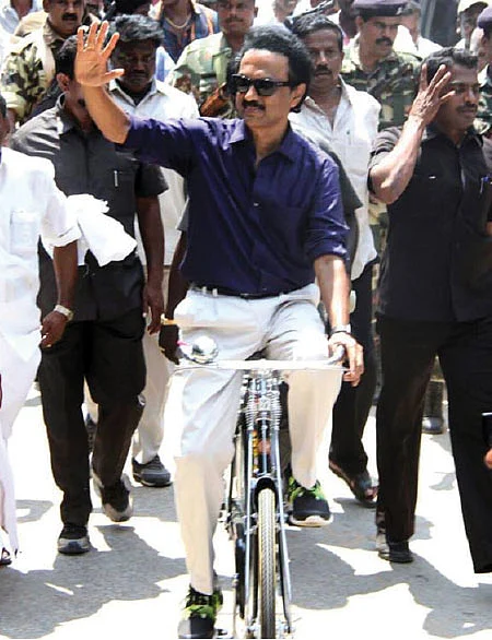 உங்களுக்கும் இப்படித் தெரியுதா?