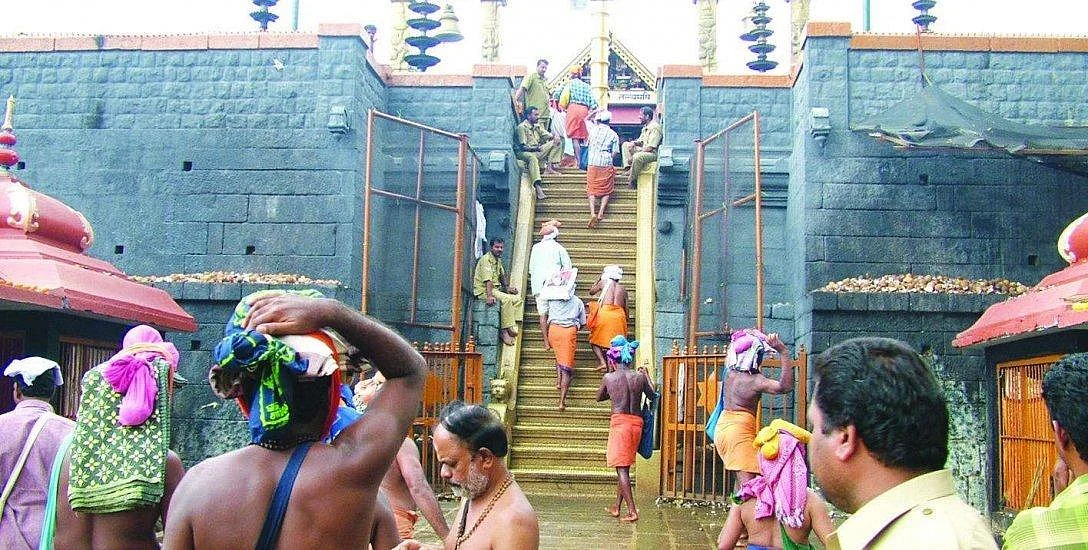 `சபரிமலை கோயிலுக்குச் சென்று வழிபட பெண்களுக்குத் தடை இல்லை!’ - உச்ச நீதிமன்றம் தீர்ப்பு #Sabarimala