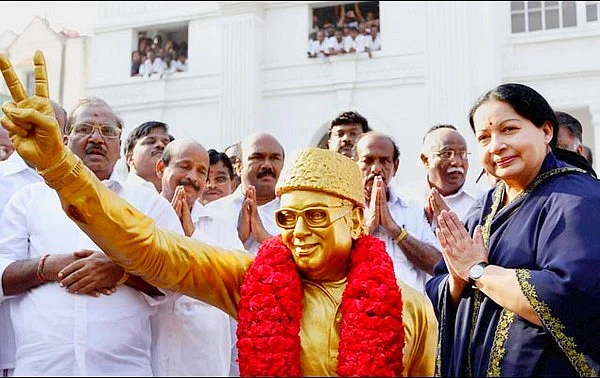 அதிகாரத்தை கைப்பற்ற அணி திரட்டினாரா ஓபிஎஸ்...?