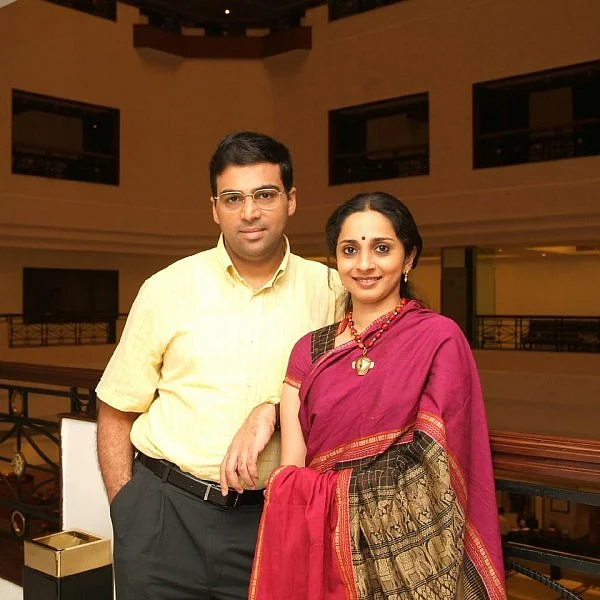 `புதுயுக்தியுடன் இந்திய அணி; என் கணவர் கோப்பையுடன் வருவார்!'- விஸ்வநாதன் மனைவி நம்பிக்கை