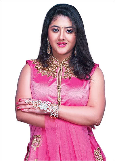 சூர்யாவுக்கு ஹீரோயின் ஆவதே லட்சியம் - ஜில்லுனு ஒரு காதல் பார்ட் டூ!