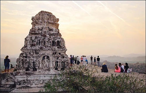 தித்திக்கும் தேன் நிலவு
