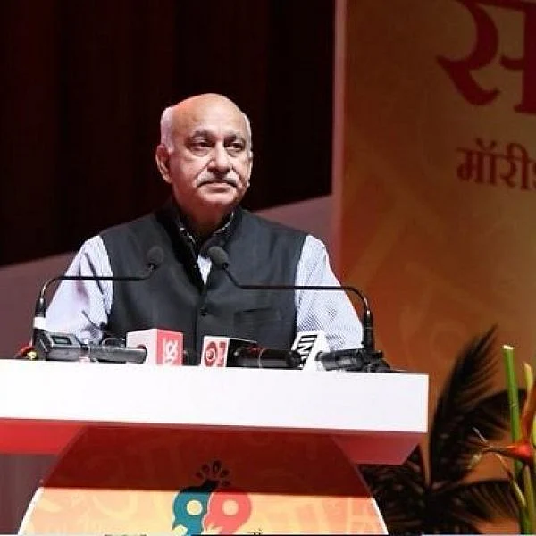 `புகாரை நீதிமன்றத்தில் எதிர்கொள்வேன்’ - பதவியை ராஜினாமாசெய்த எம்.ஜே.அக்பர்!