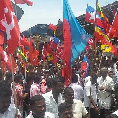 என்எல்சி தொழிலாளர்களுக்கு ஆதரவாக அனைத்து கட்சியினர் ரயில் மறியல்!