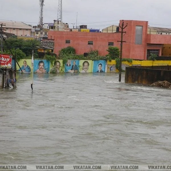 வடகிழக்குப் பருவமழை: வாட்ஸ்அப் எண், புகார் எண்களை அறிவித்தது தமிழக அரசு!