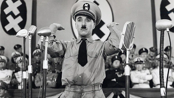 THE GREAT DICTATOR படத்தில் சாப்ளின் இறுதியில் பேசும் சிலிர்க்க வைக்கும் வசனம் - சிறப்பு பகிர்வு