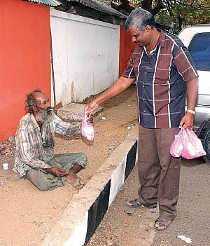 நெகிழ வைக்கும் 'ஹோட்டல் ஏலகிரி’