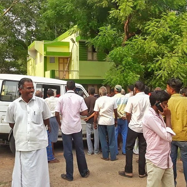 `சொந்த நிலத்தில் மண் எடுத்தவரிடம் ரூ.60,000 லஞ்சம்!’ - விருதாச்சலம் வட்டாட்சியர் கைது
