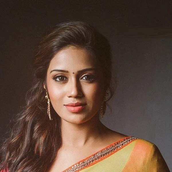 `நல்லது, கெட்டதுகளை குழந்தைகளுக்கு எடுத்து கூறுங்கள்' - நடிகை நிவேதா பெத்துராஜ்!