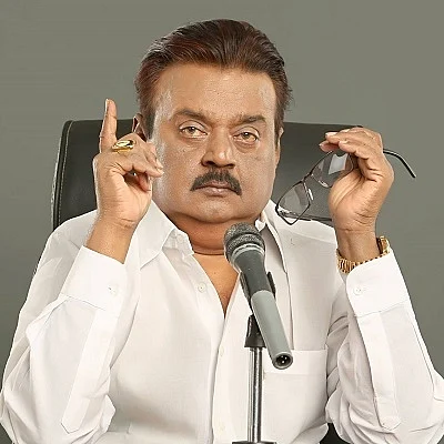 கூகுளில் கருணாநிதி, ஜெயலலிதாவை விட்டுவிட்டு விஜயகாந்தை தேடுகிறார்கள்