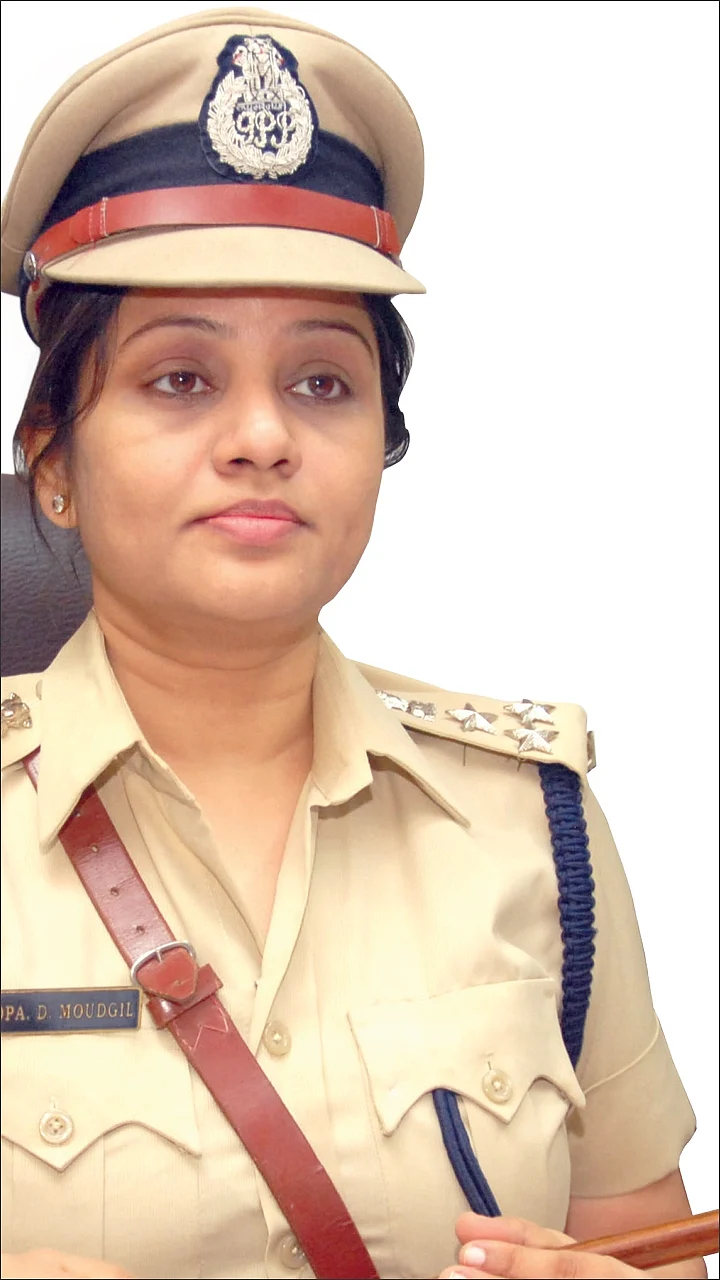 ரூபாவை சீண்டிய சசிகலா!