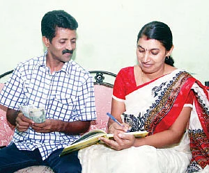 சேமிப்பை அதிகரிக்கும் வீட்டு செலவுகணக்கு!