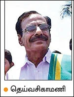 விவசாயிகளைச் சிறப்பித்த விஷால்!