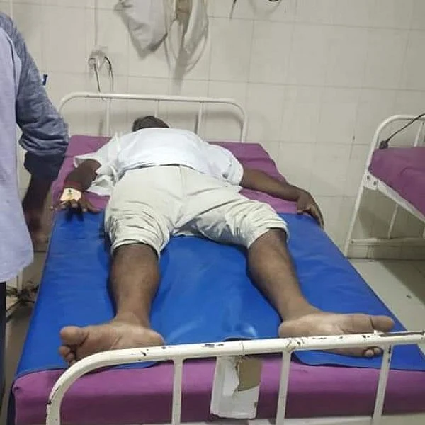 `சமரசம் பேசச் சென்றவர்களைக் கண்மூடித்தனமாகத் தாக்குகிறார்கள்!’ - போலீஸார் மீது சென்னை லாக்நகர் இளைஞர்கள் புகார்