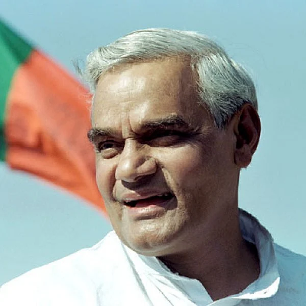 வாஜ்பாய் அஸ்தியைத் தமிழக நீர்நிலைகளில் கரைப்பது ஏன்?
