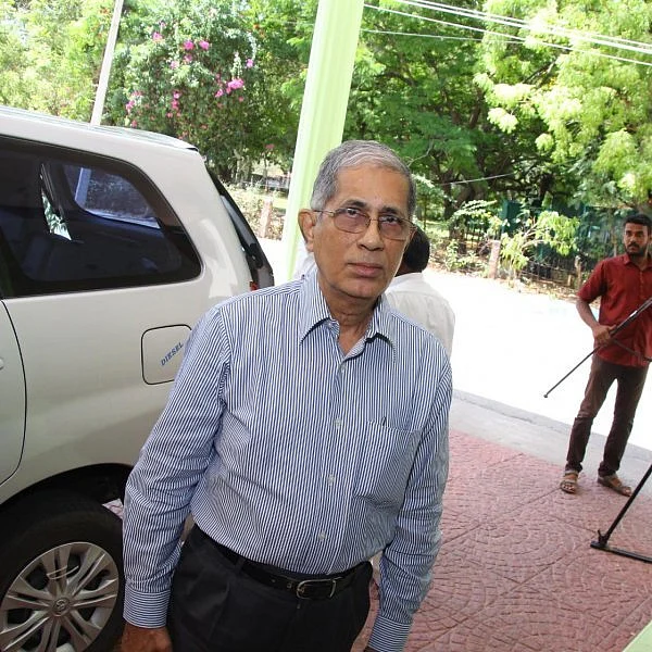 முதலில் துணைவேந்தர், பதிவாளரிடம் விசாரணை- அதிகாரி சந்தானம் தகவல்