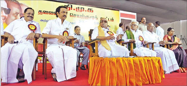 முடிவுக்கு வராத மு.க. கலாட்டா!