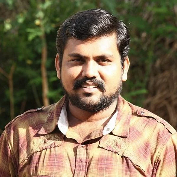 "அந்த நிமிஷம், தனுஷ் கவுண்டமணியாவே மாறிட்டார்!" - காளி வெங்கட்