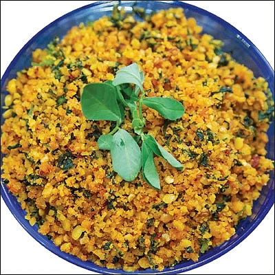 வாசகிகள் கைமணம்! - `சபாஷ்' போடவைக்கும் சர்க்கரைவள்ளி சேவ்!