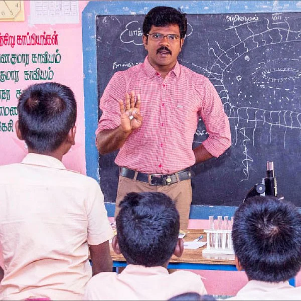 எழுத்துக்கு அப்பால்! - வெ.நீலகண்டன்